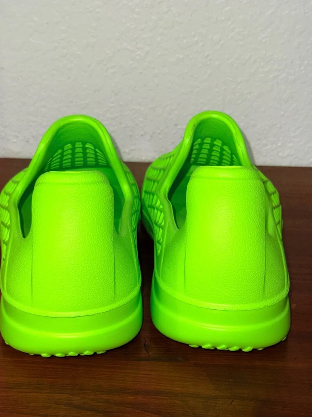 Mens Slip-On Foam Clog - Neon Green size 9 Us